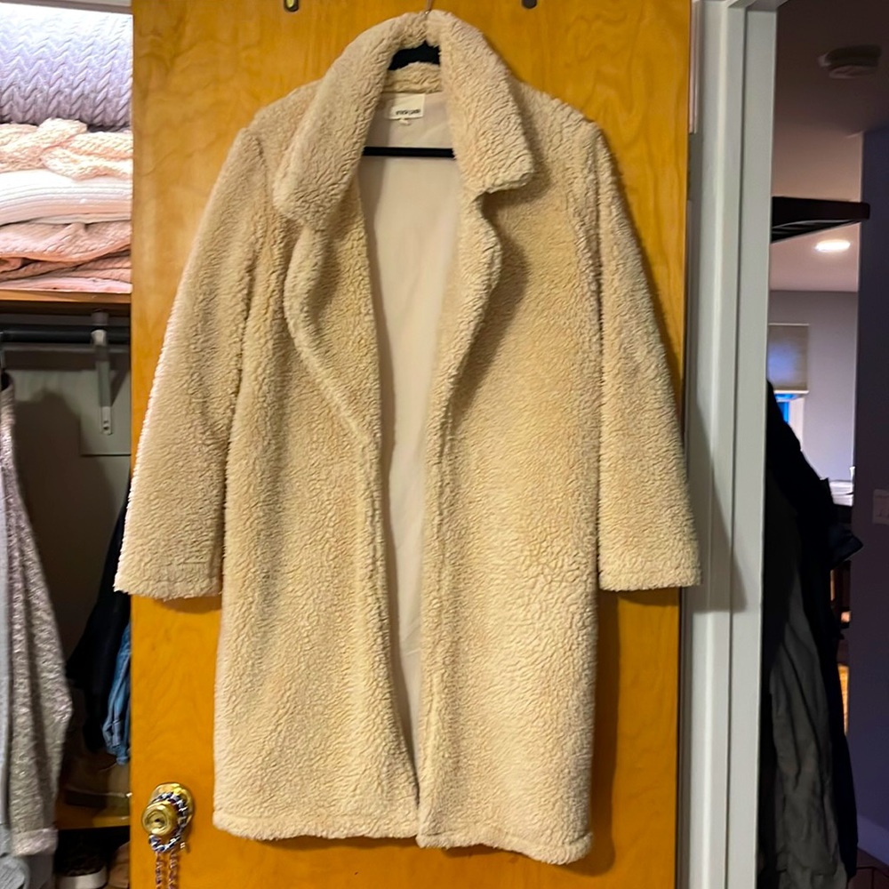 Sneak peak furry coat size medium - Picture 1 of 2